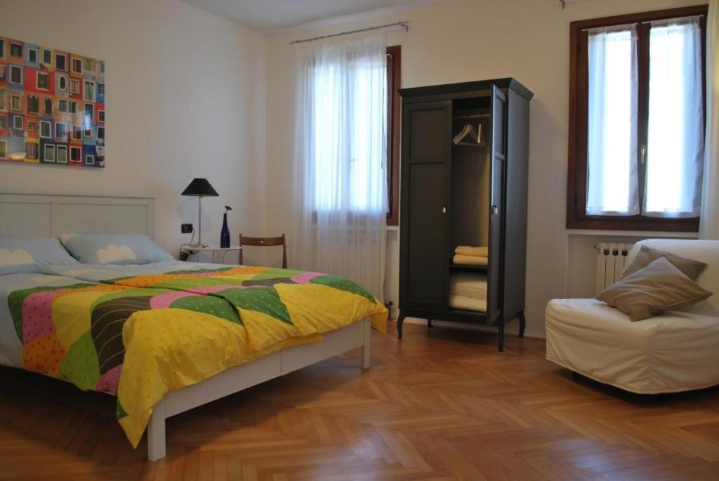 Casa D'Oro Rooms Mestre Pokoj fotografie